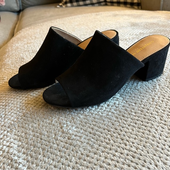 Black heels - Picture 2 of 3